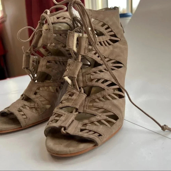 Dolce Vita Shandy Lace Uo Wedge Peep Toe Booties Taupe Nubuck - Picture 6 of 11